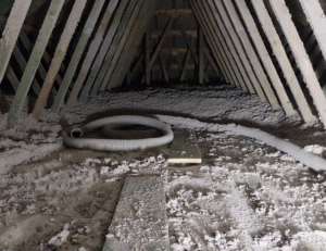 Isolation des planchers : pourquoi choisir la ouate de cellulose ?